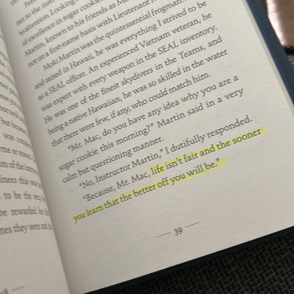 Marie Kondo Book and Make Your Bed Book -2 Books Bundle - Picture 5 of 7